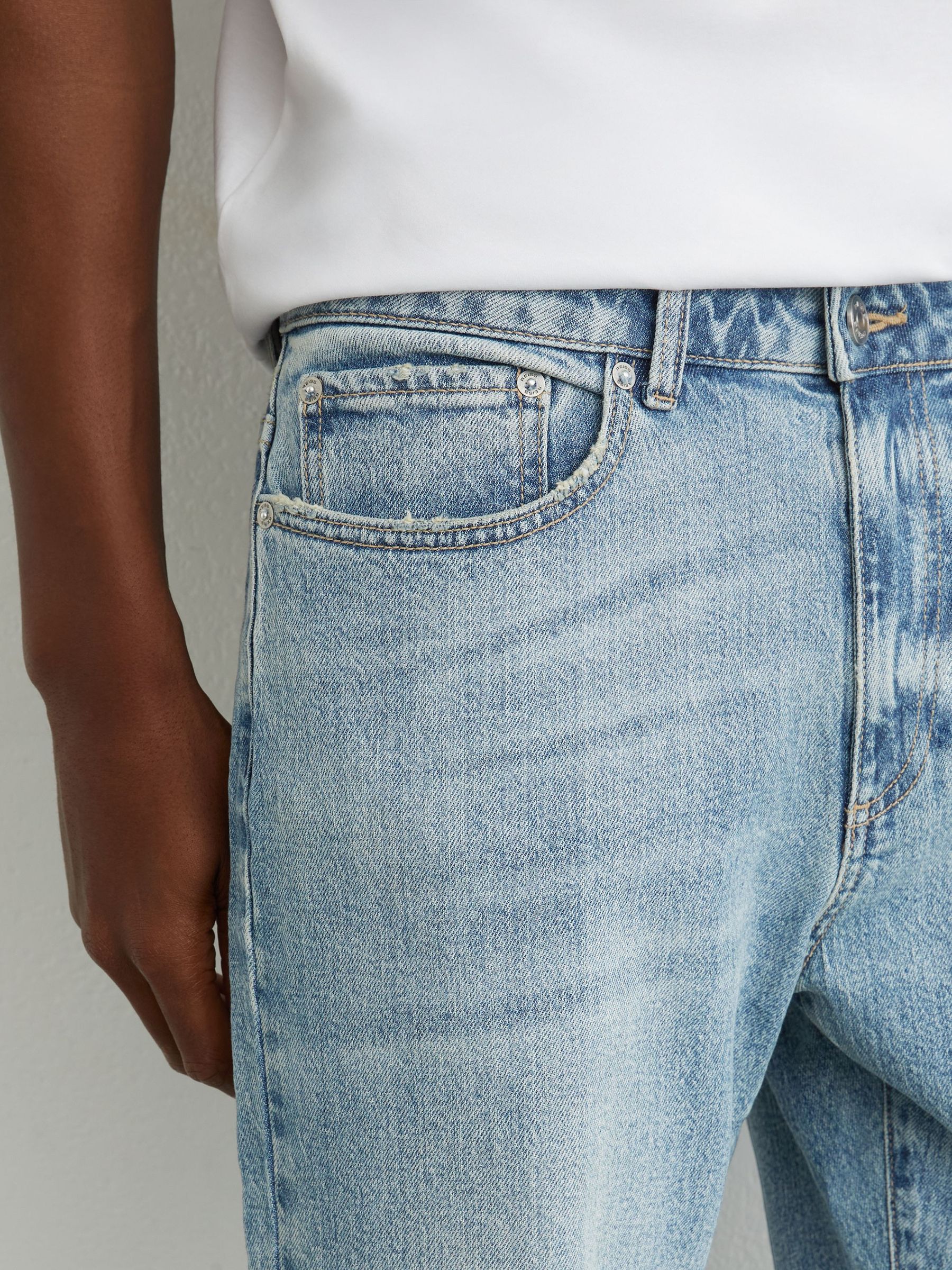 Jeans in Light Blue Wash - Image 5 of 7