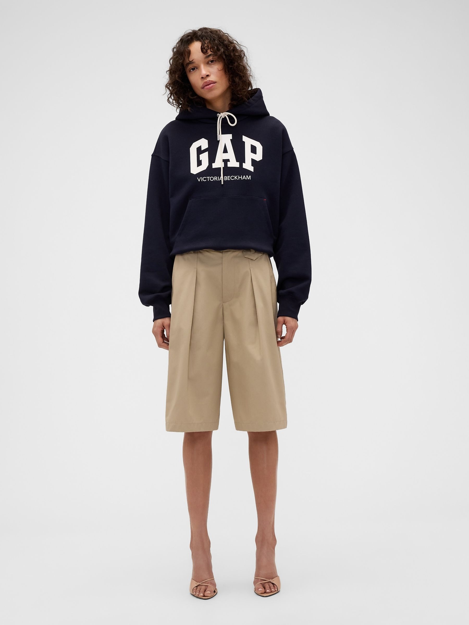 Gap x Victoria Beckham Beige High Waisted Pleated Shorts - Image 3 of 6
