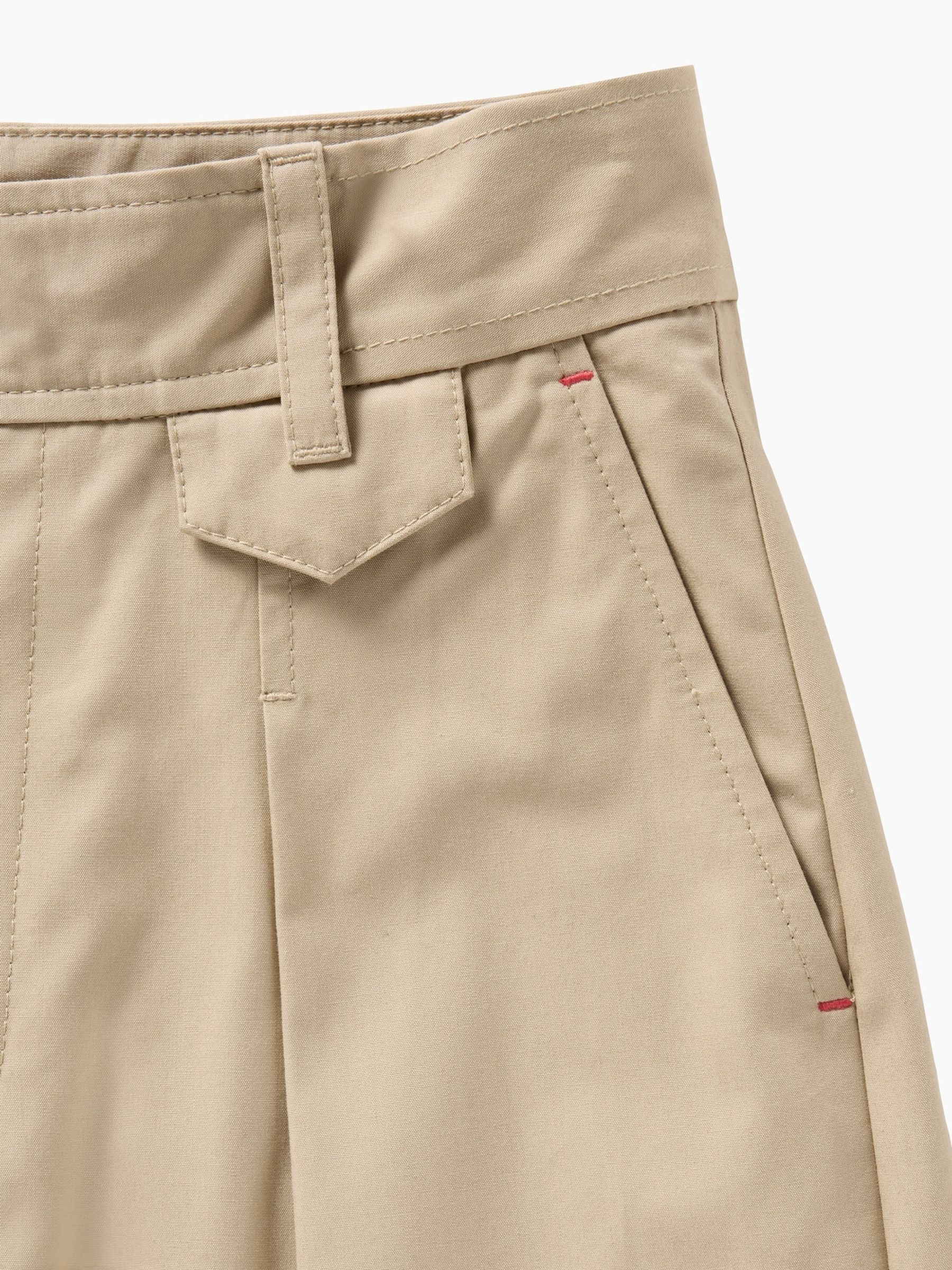 Gap x Victoria Beckham Beige High Waisted Pleated Shorts - Image 4 of 6