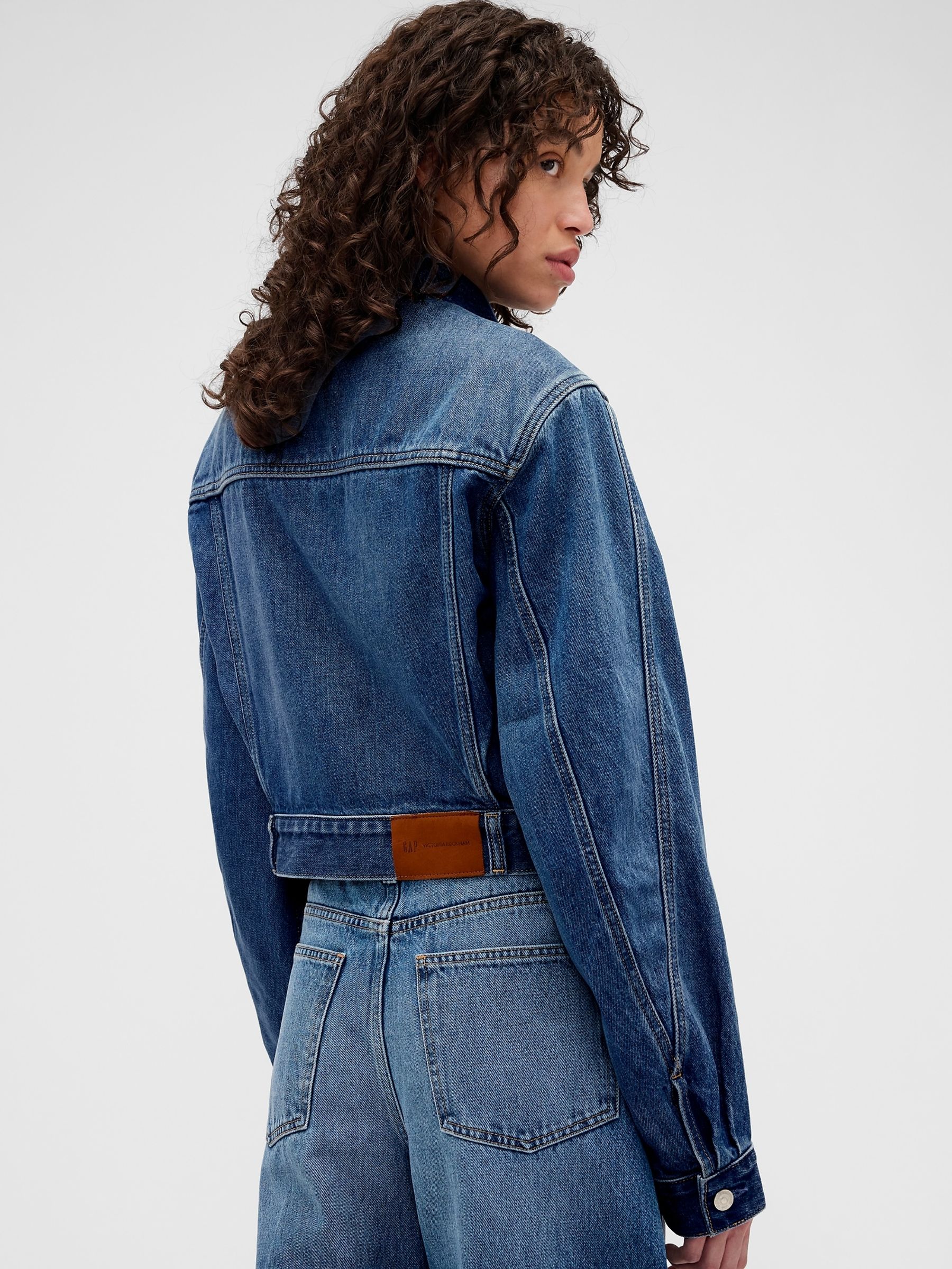 Gap x Victoria Beckham Mid Wash Blue Relaxed Crop Denim Jacket - Image 3 of 6