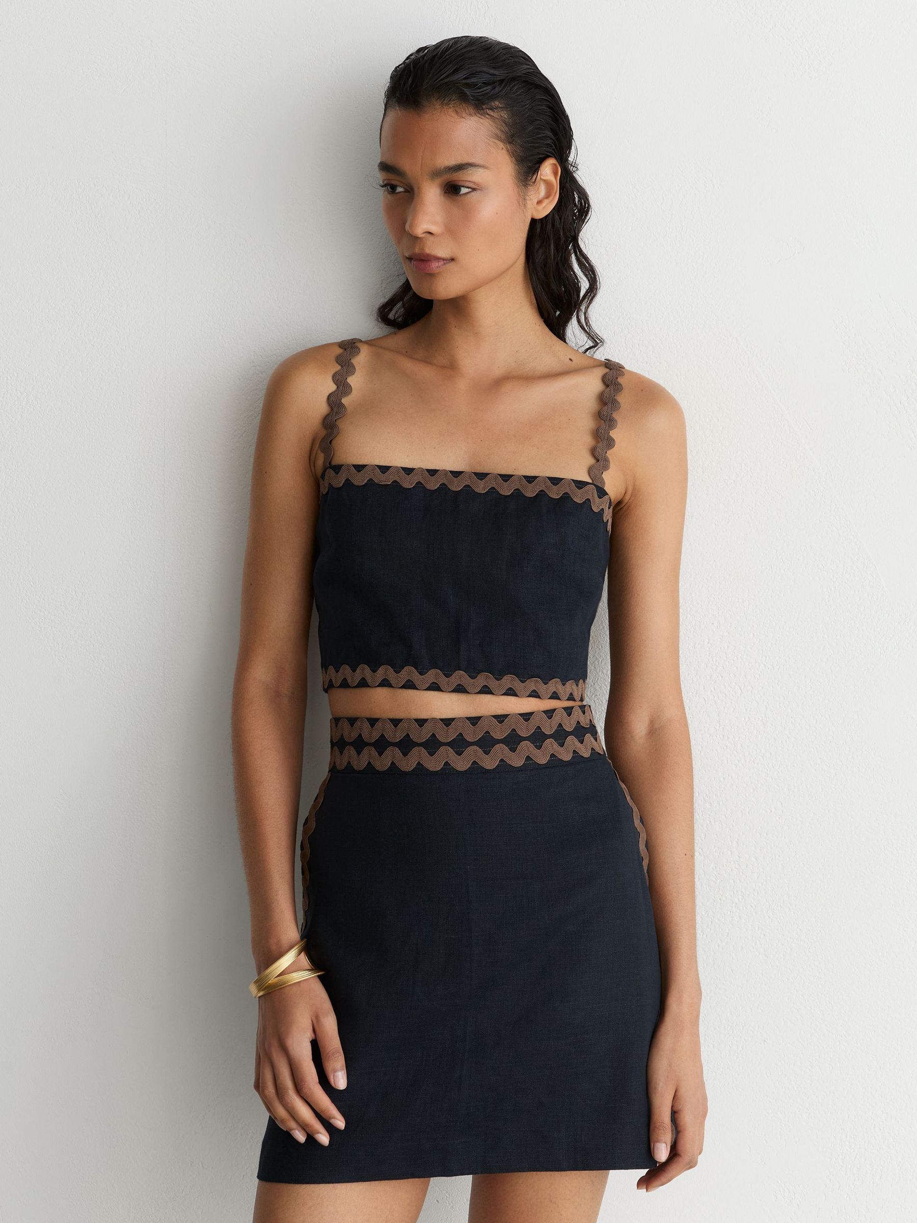 Linen Wave-Trim Mini Skirt in Navy/Brown - Image 4 of 8