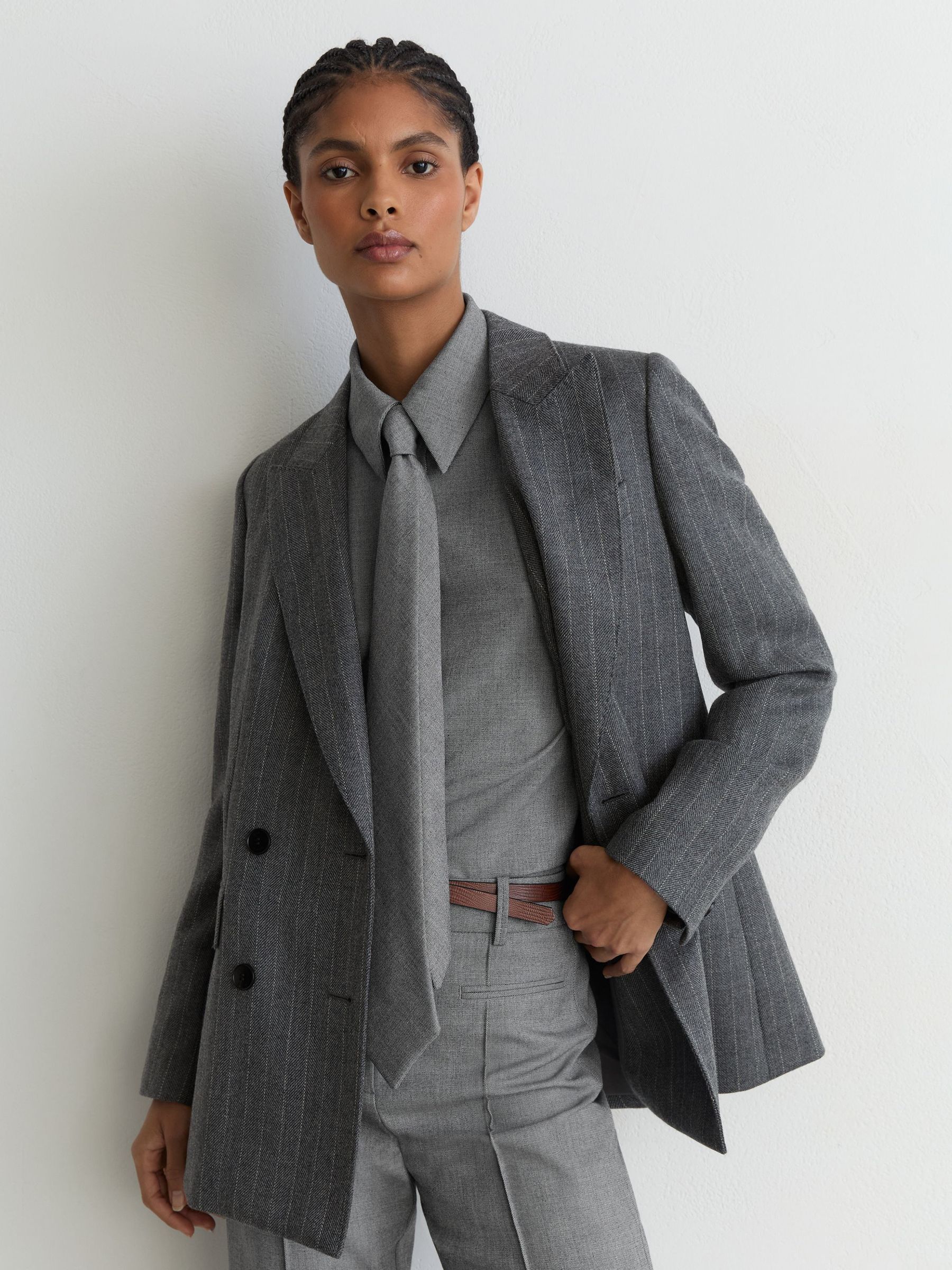 Woven Neck-Tie Long-Sleeve Shirt in Grey - Bild 3 von 7