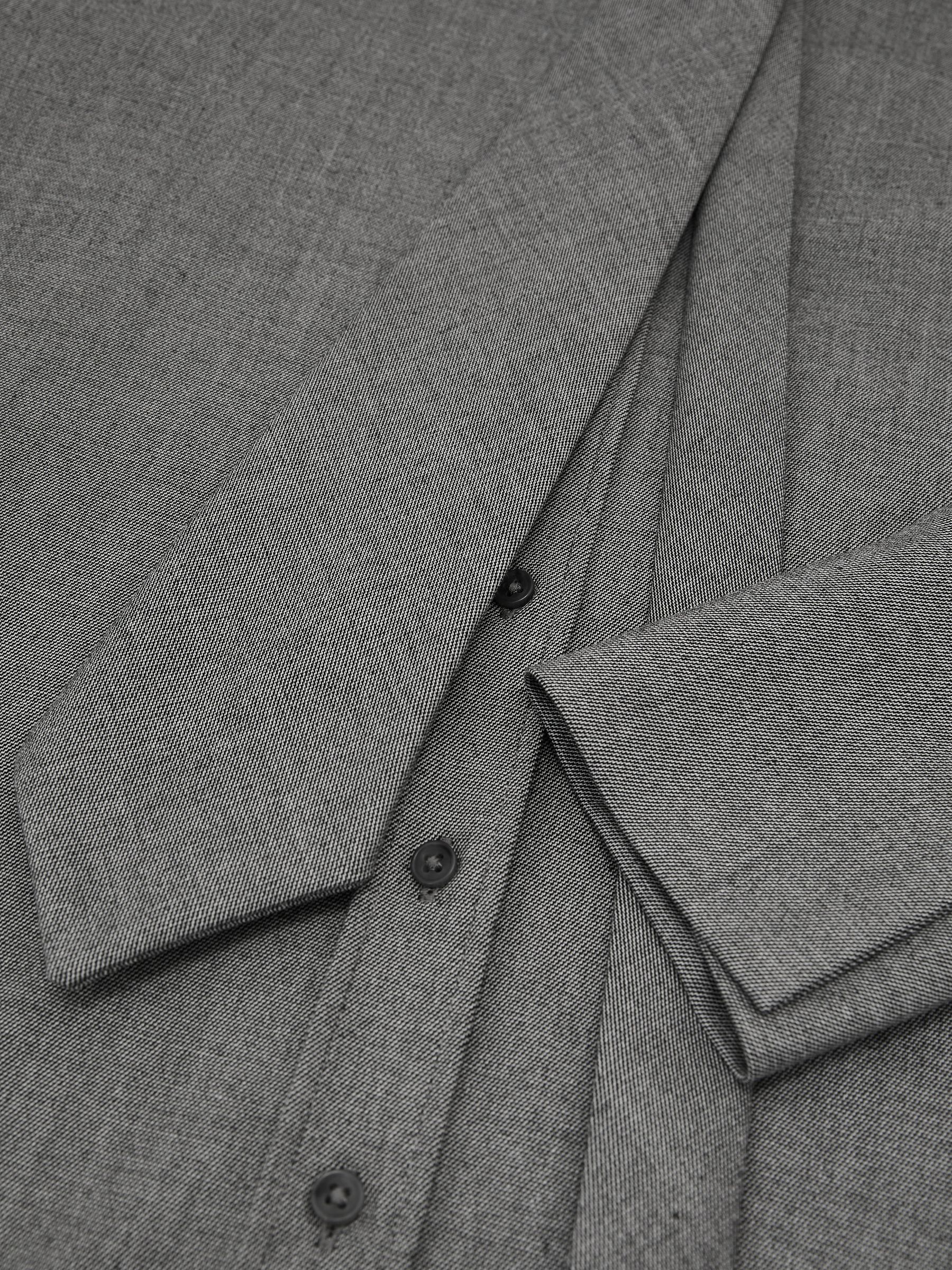 Woven Neck-Tie Long-Sleeve Shirt in Grey - Bild 7 von 7