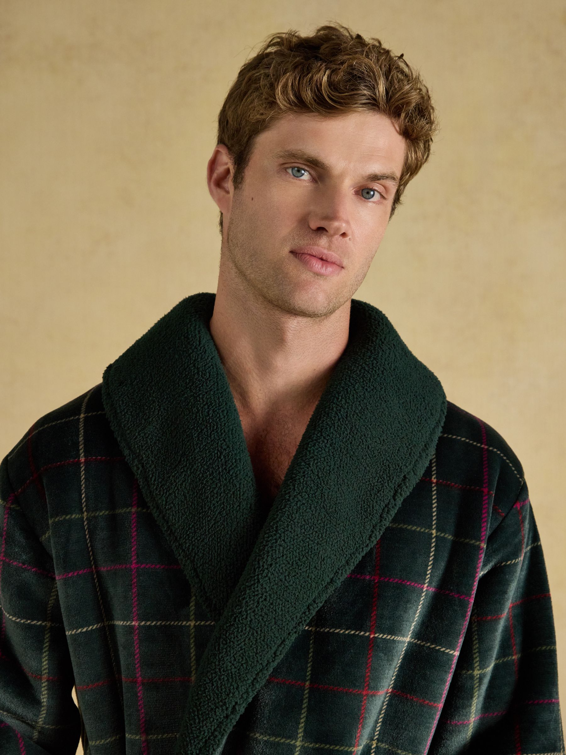 Montague Green Dressing Gown - Image 3 of 7