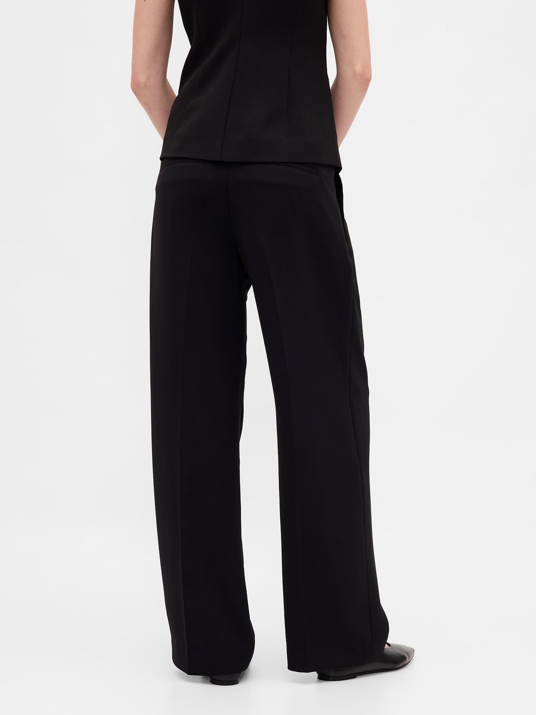 Black 365 Low Waisted Pleated Wide Leg Trousers - Image 2 of 6 Black 365 Low Waisted Pleated Wide Leg Trousers - Image 2 of 6