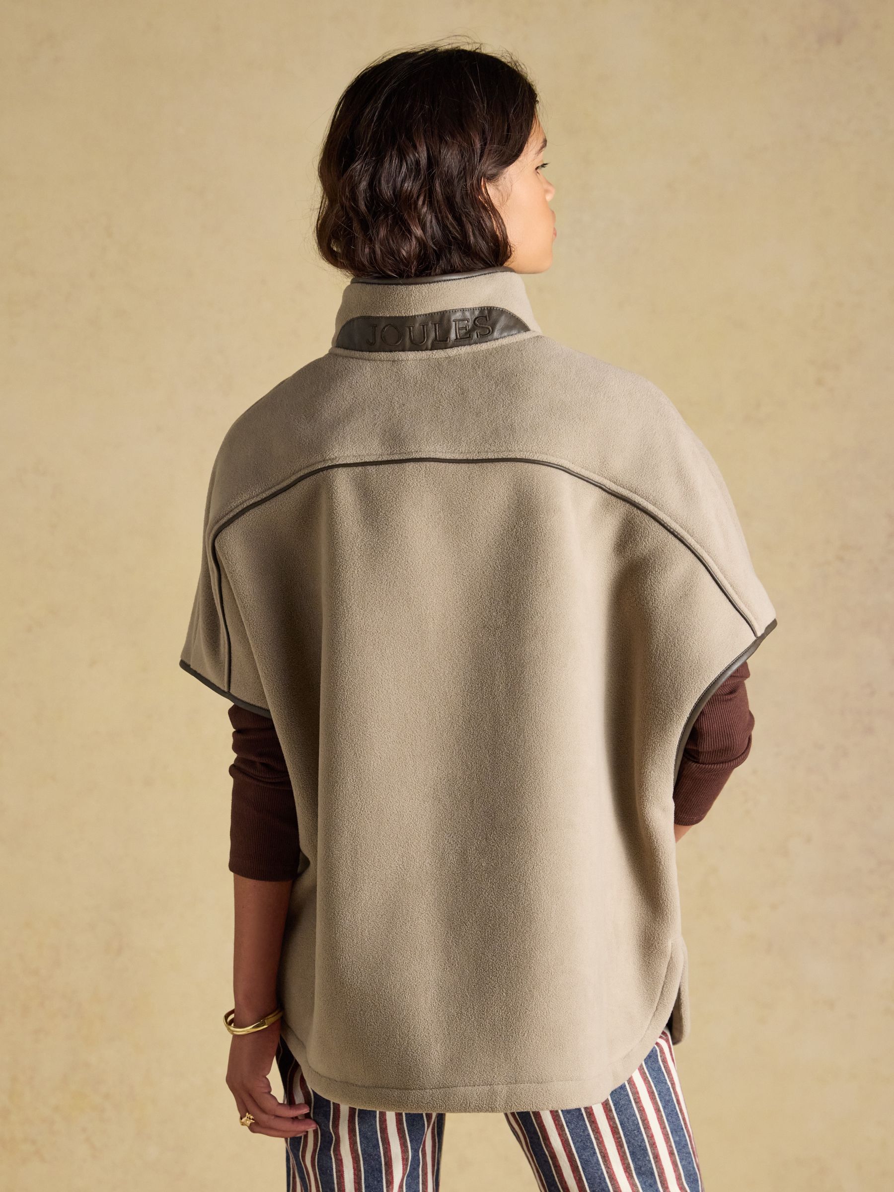 Heritage Mink Brown Polar Fleece Short Cape - Image 2 of 9 Heritage Mink Brown Polar Fleece Short Cape - Image 2 of 9