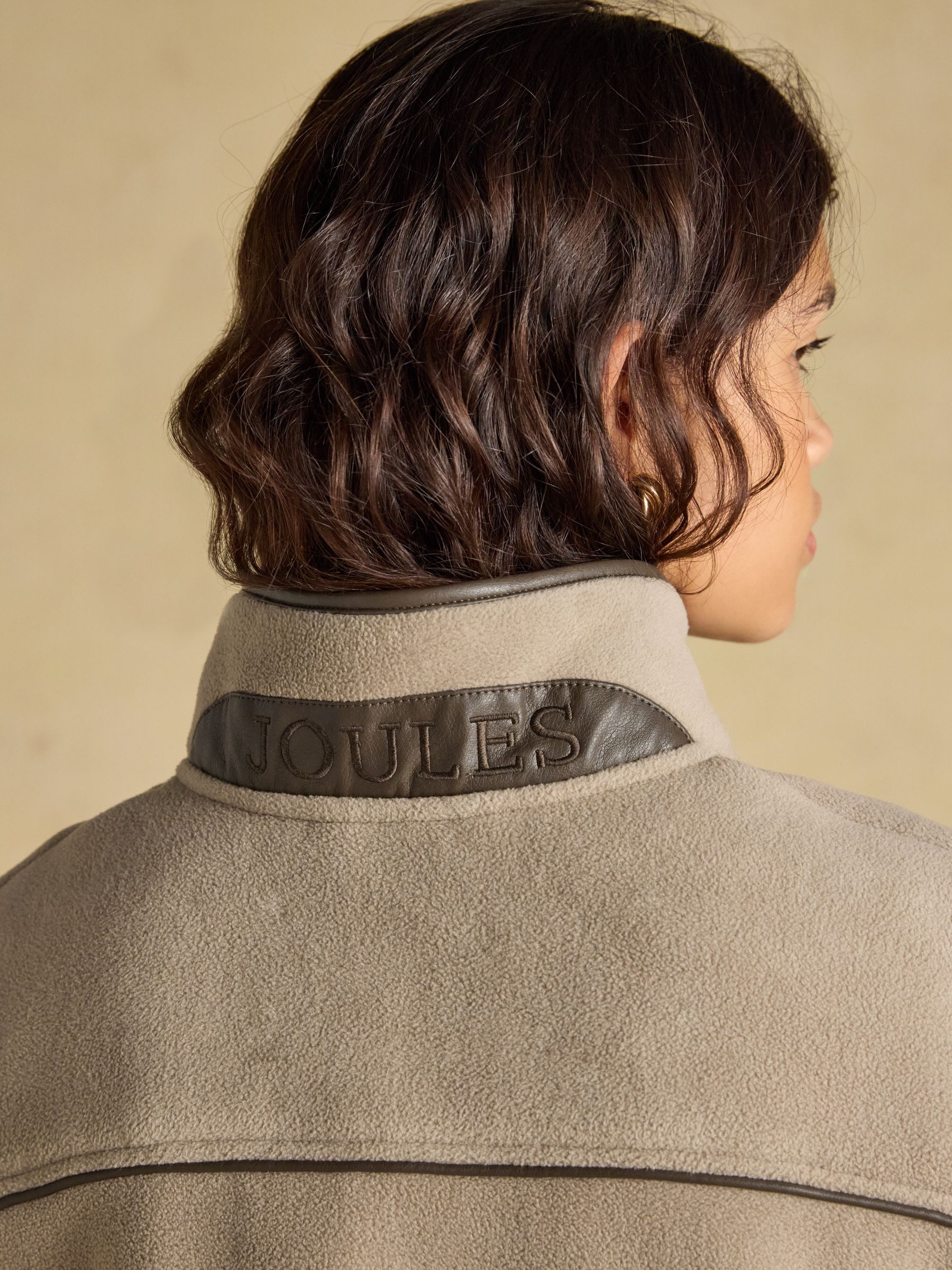Heritage Mink Brown Polar Fleece Short Cape - Image 7 of 9