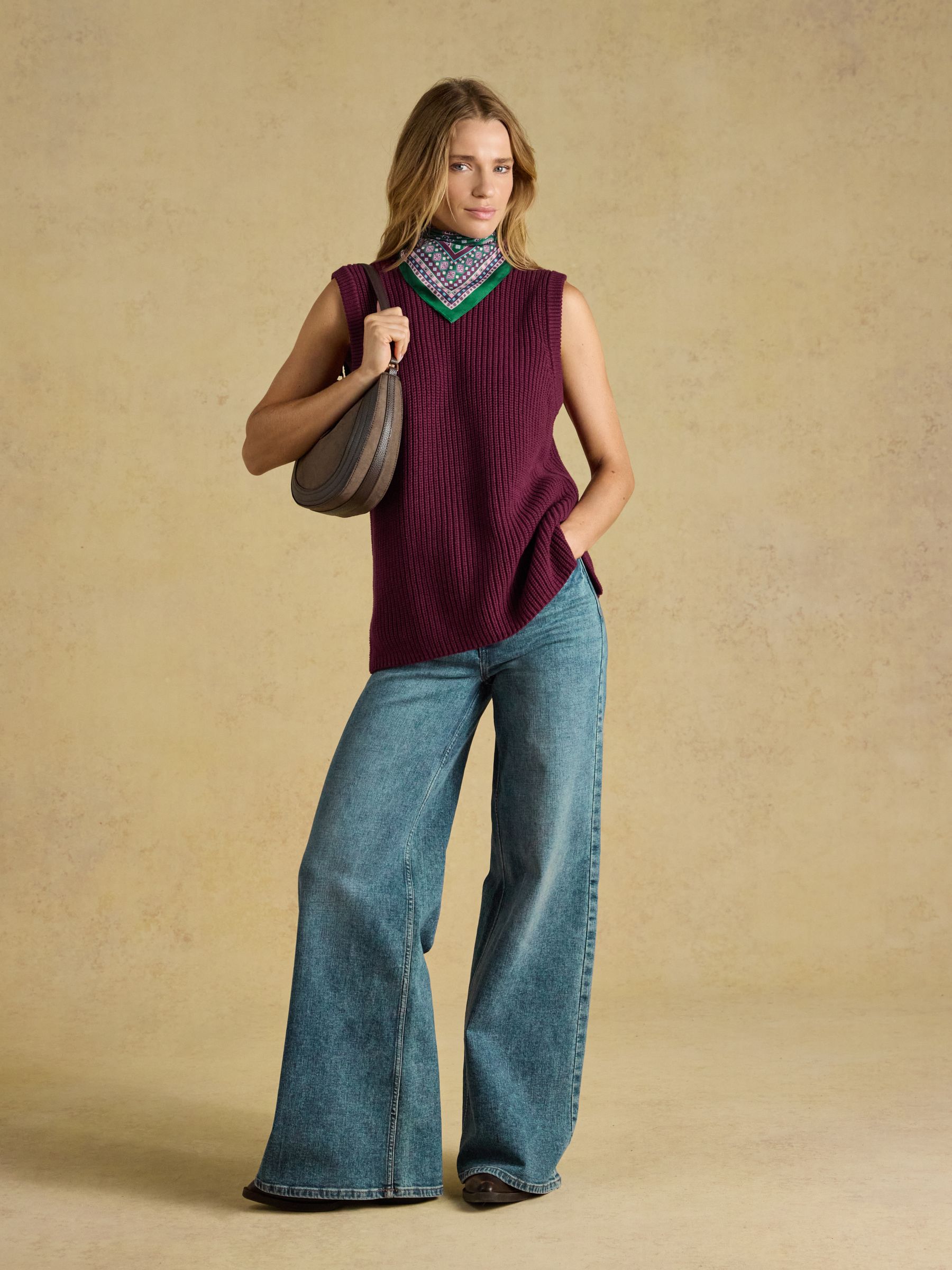 Burgundy Red Crew Neck Ribbed Knitted Vest - Image 6 of 7