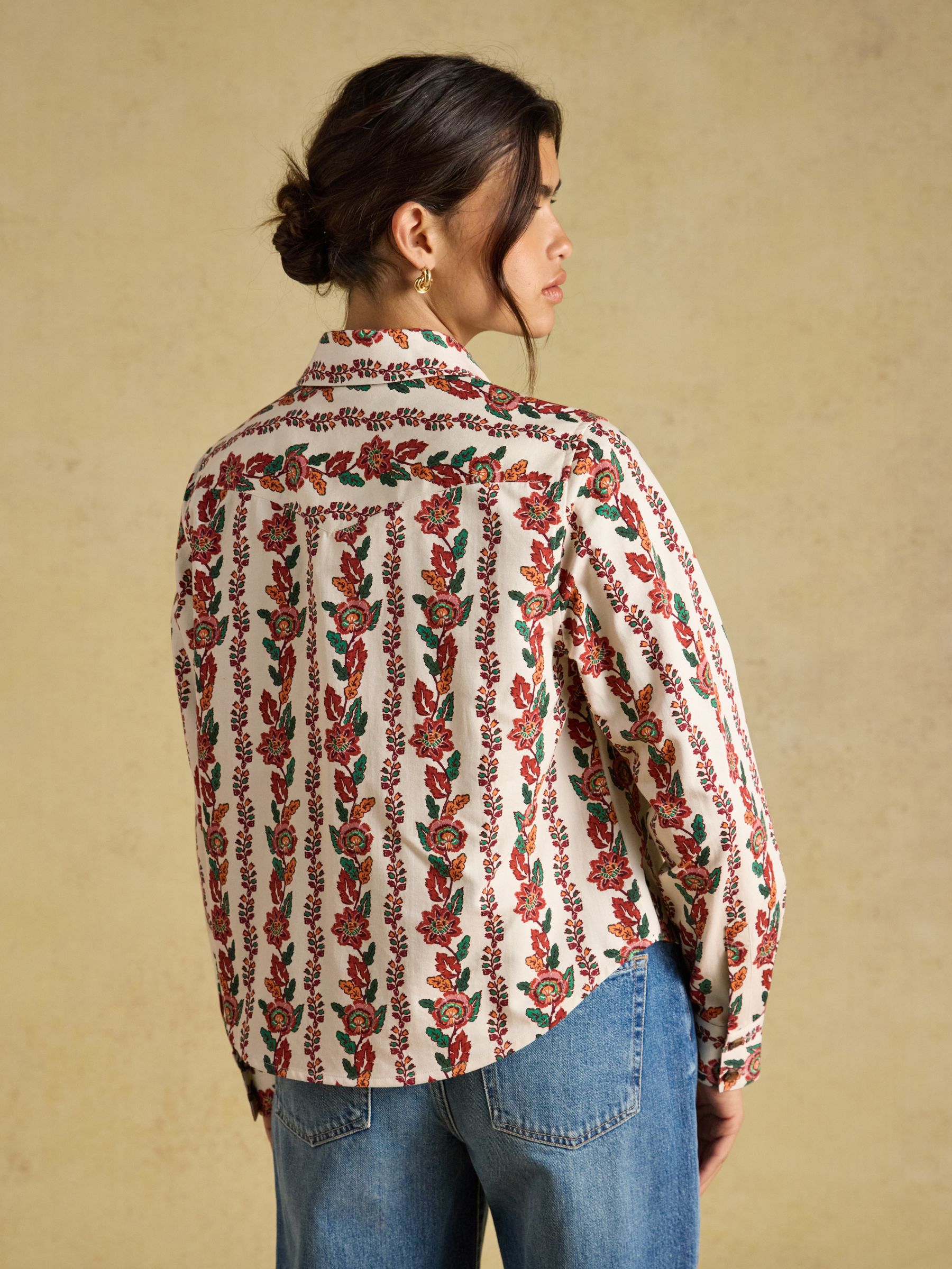 Evelyn Cream Floral Boxy Fit Shirt - Image 3 of 8