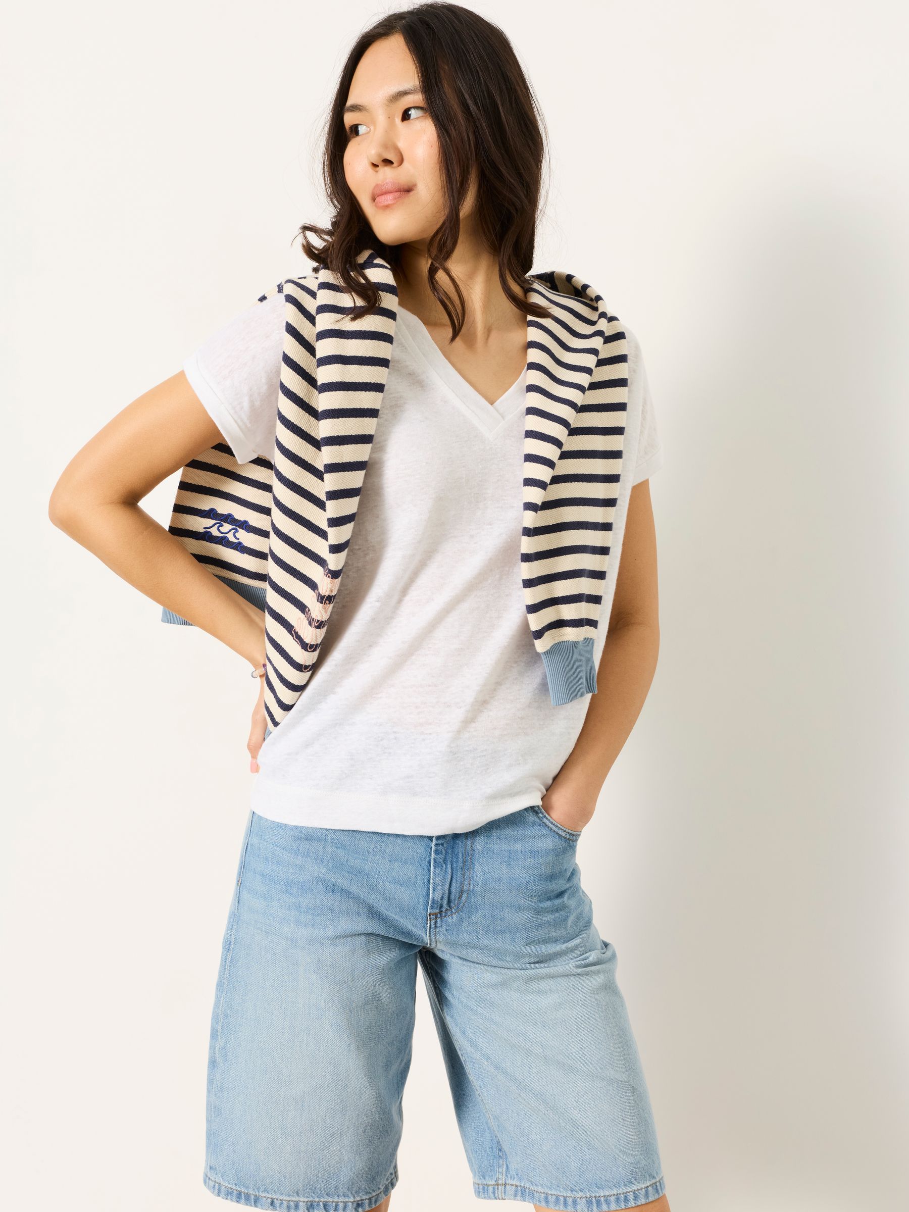 Lauren White Linen V Neck T Shirt - Image 3 of 6